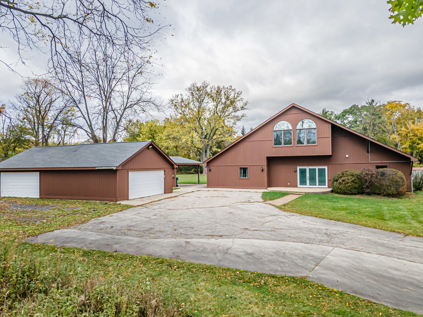 27514 N Forest Garden Road, Wauconda, IL 60084