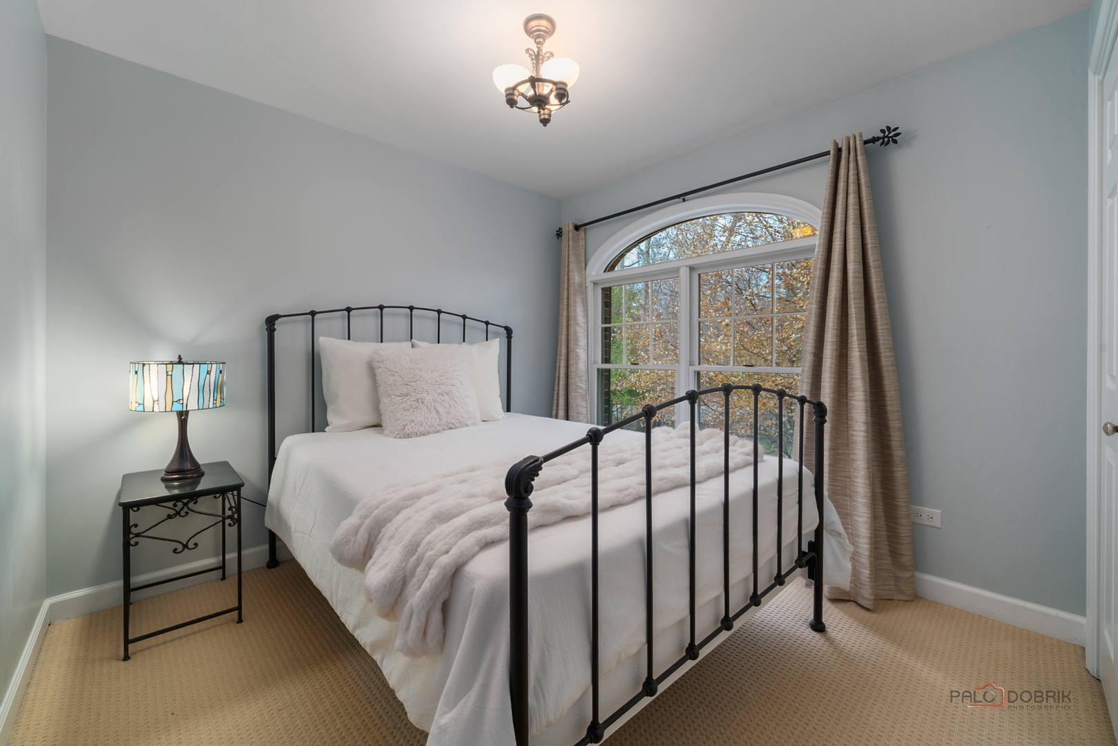 15393 W Oak Spring Road, Libertyville, IL 60048