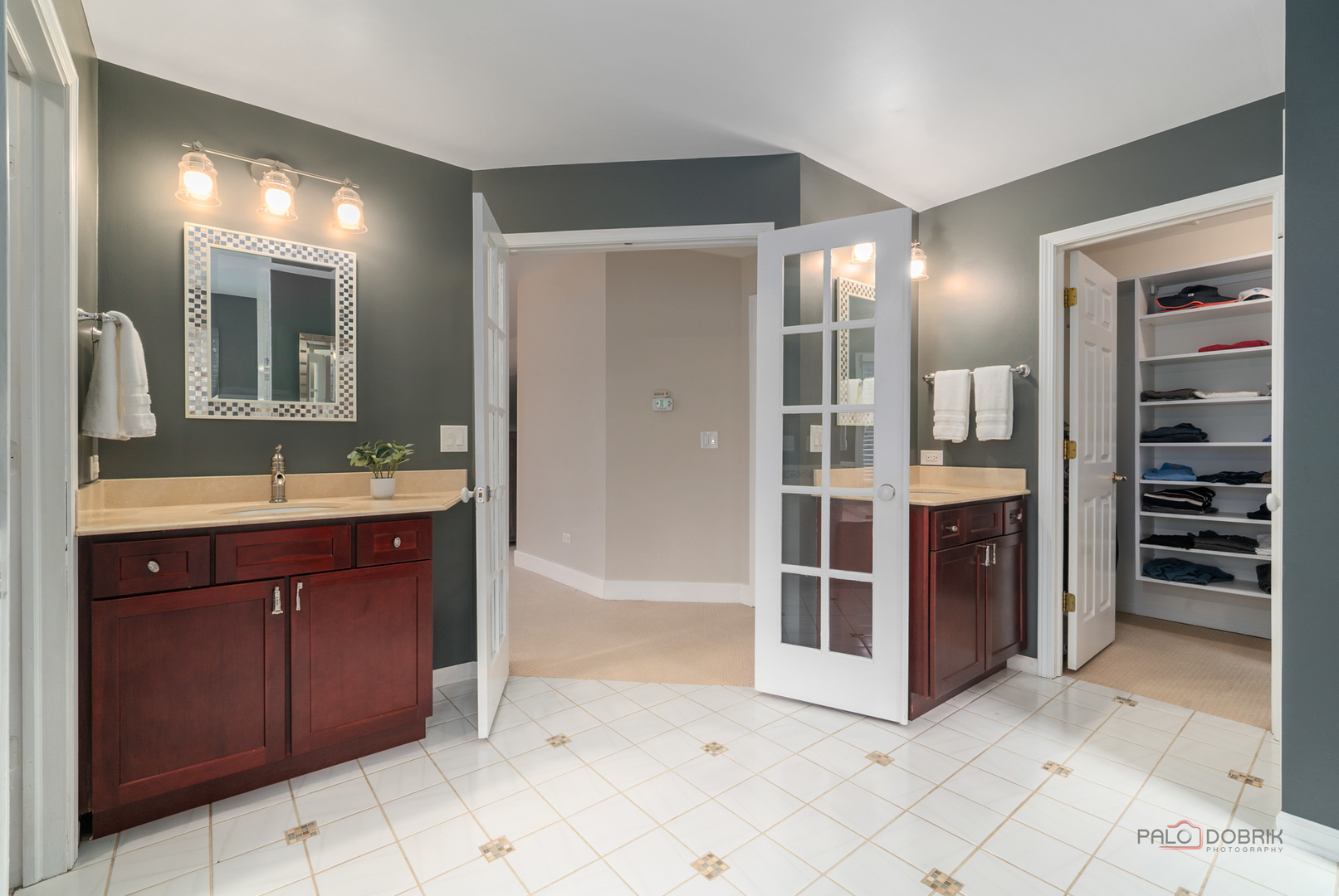 15393 W Oak Spring Road, Libertyville, IL 60048