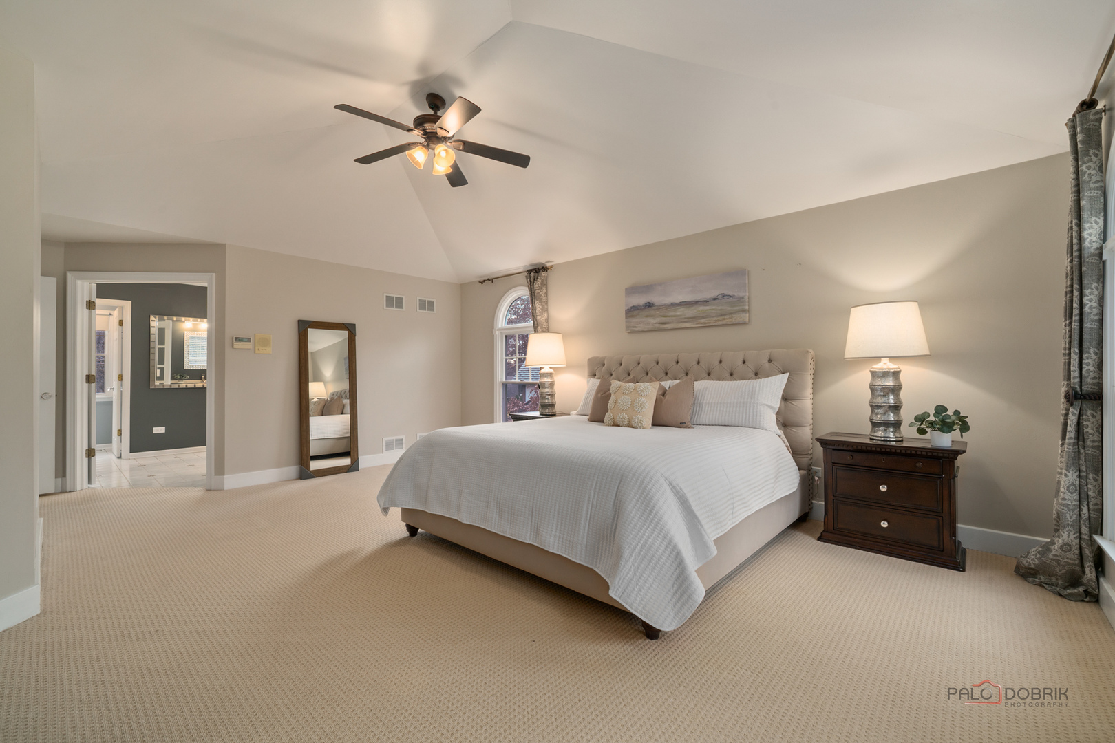 15393 W Oak Spring Road, Libertyville, IL 60048