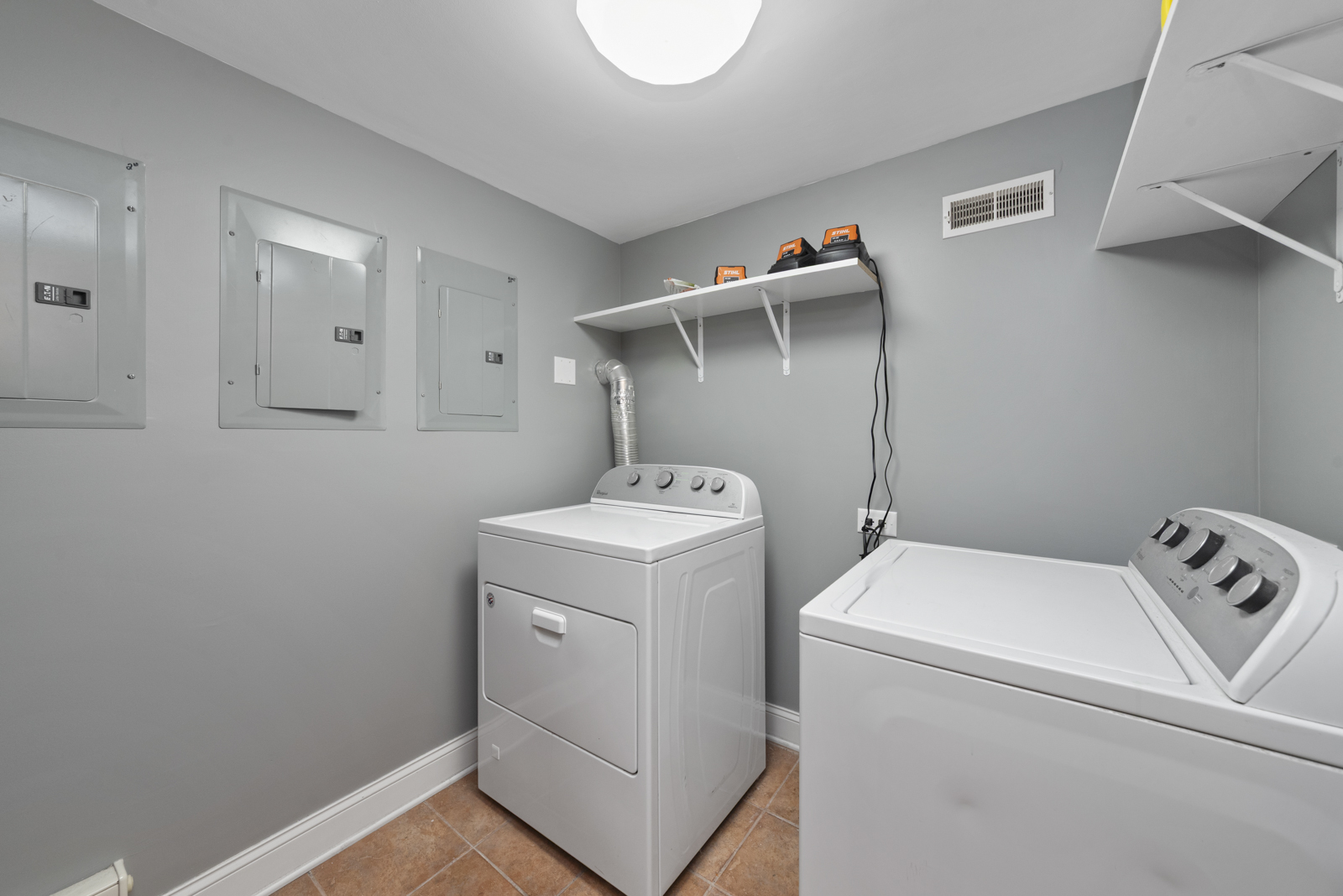 1223 S ELMWOOD Avenue #TWO, Berwyn, IL 60402