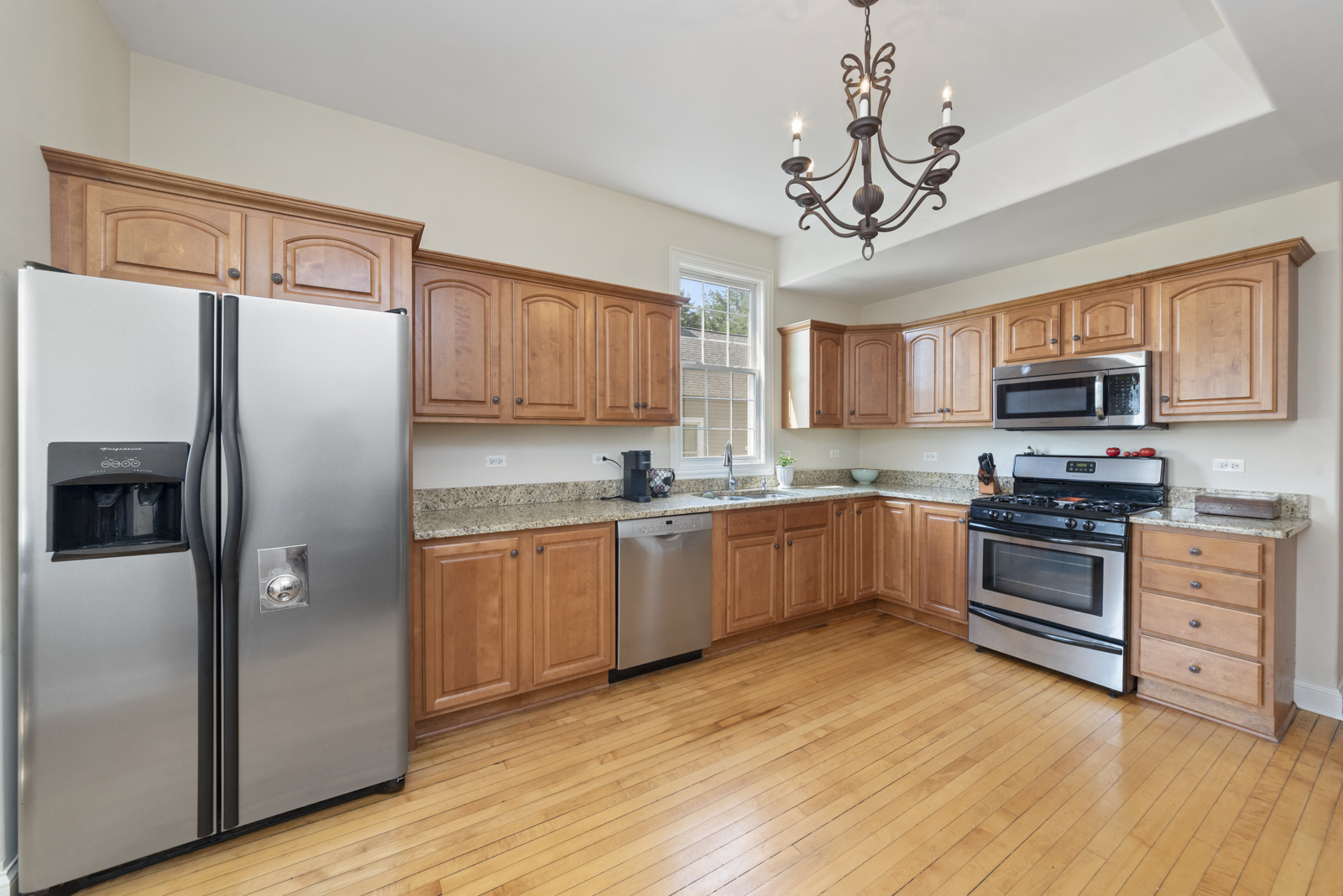 1223 S ELMWOOD Avenue #TWO, Berwyn, IL 60402