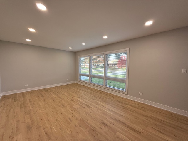 1301 Lois Avenue, Park Ridge, IL 60068