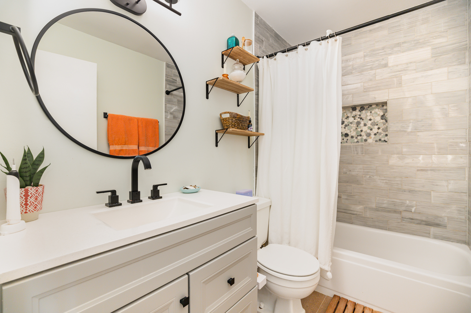 1054 Harbour Court #1A, Wheeling, IL 60090