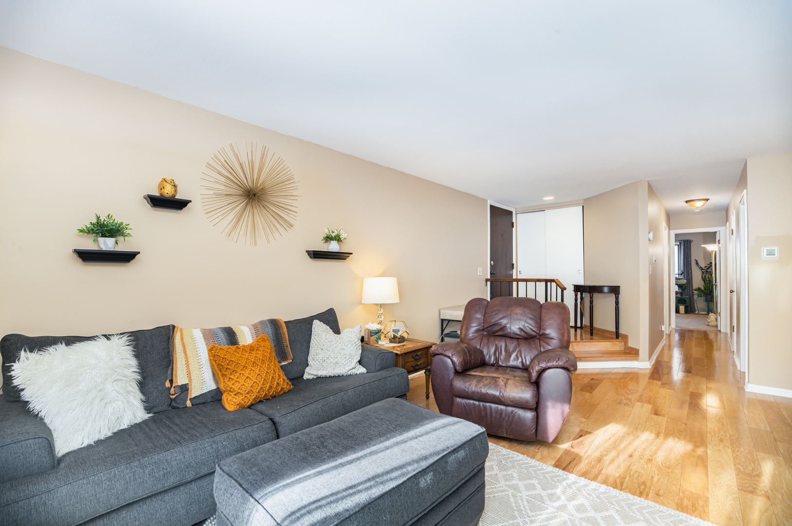 1054 Harbour Court #1A, Wheeling, IL 60090