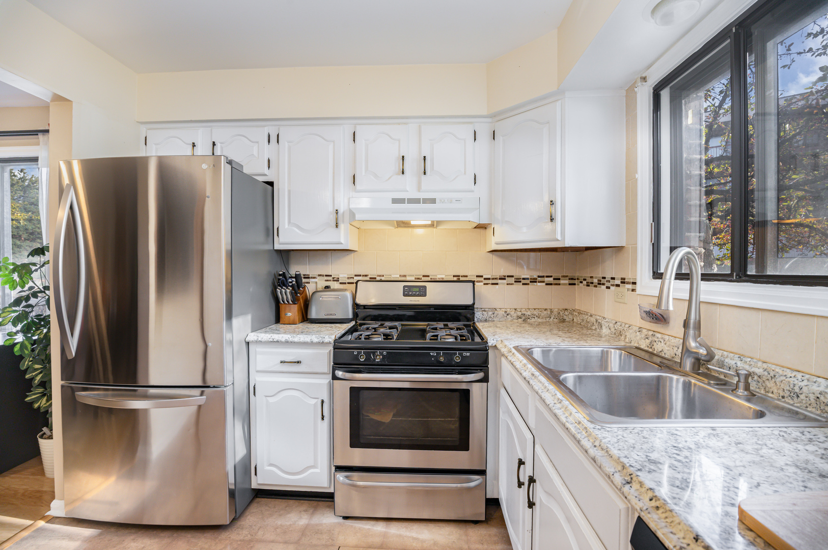 1054 Harbour Court #1A, Wheeling, IL 60090