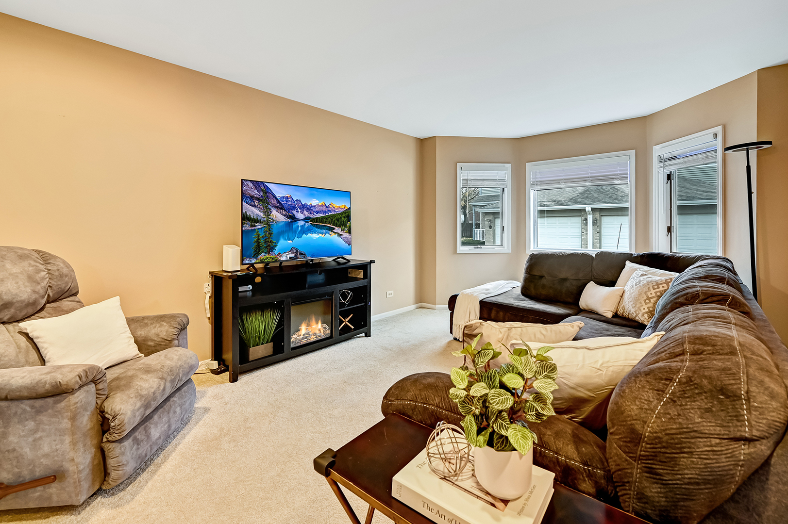 109 Meadowlark Drive #109, Countryside, IL 60525