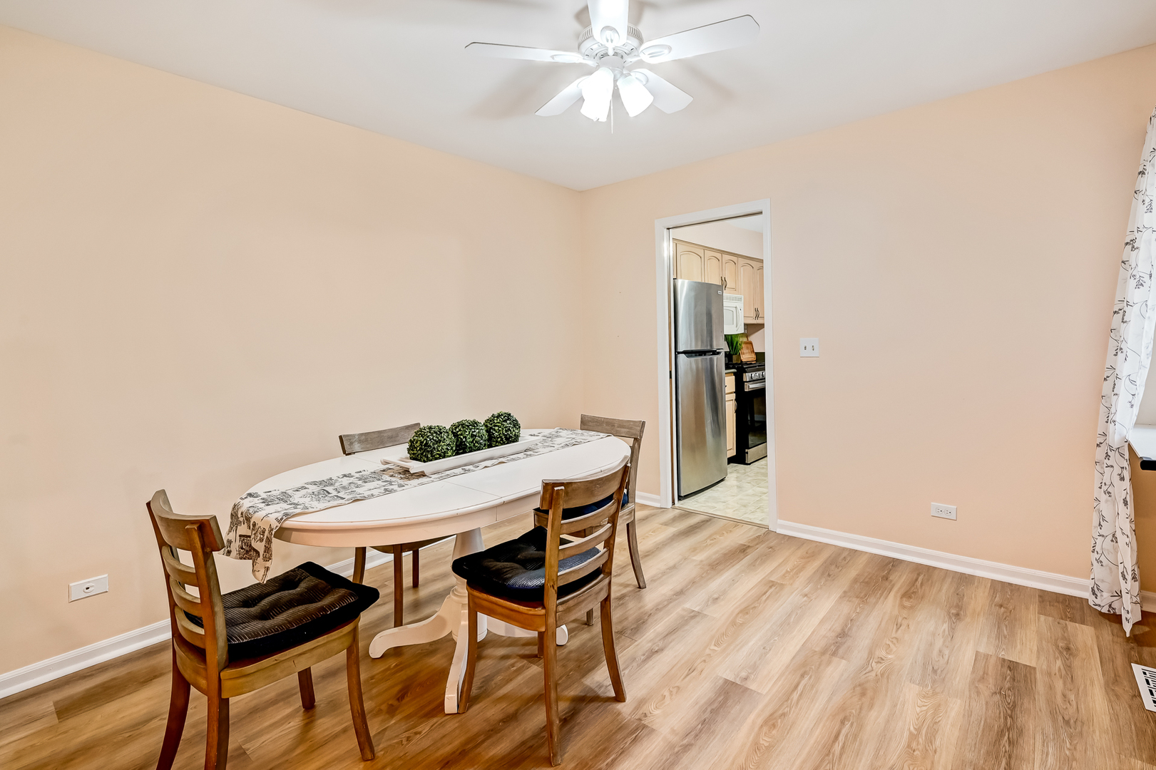 109 Meadowlark Drive #109, Countryside, IL 60525