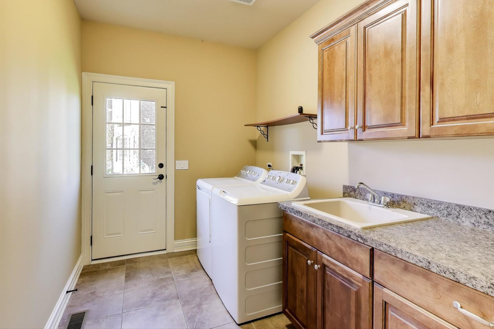 South Elgin, IL 60177