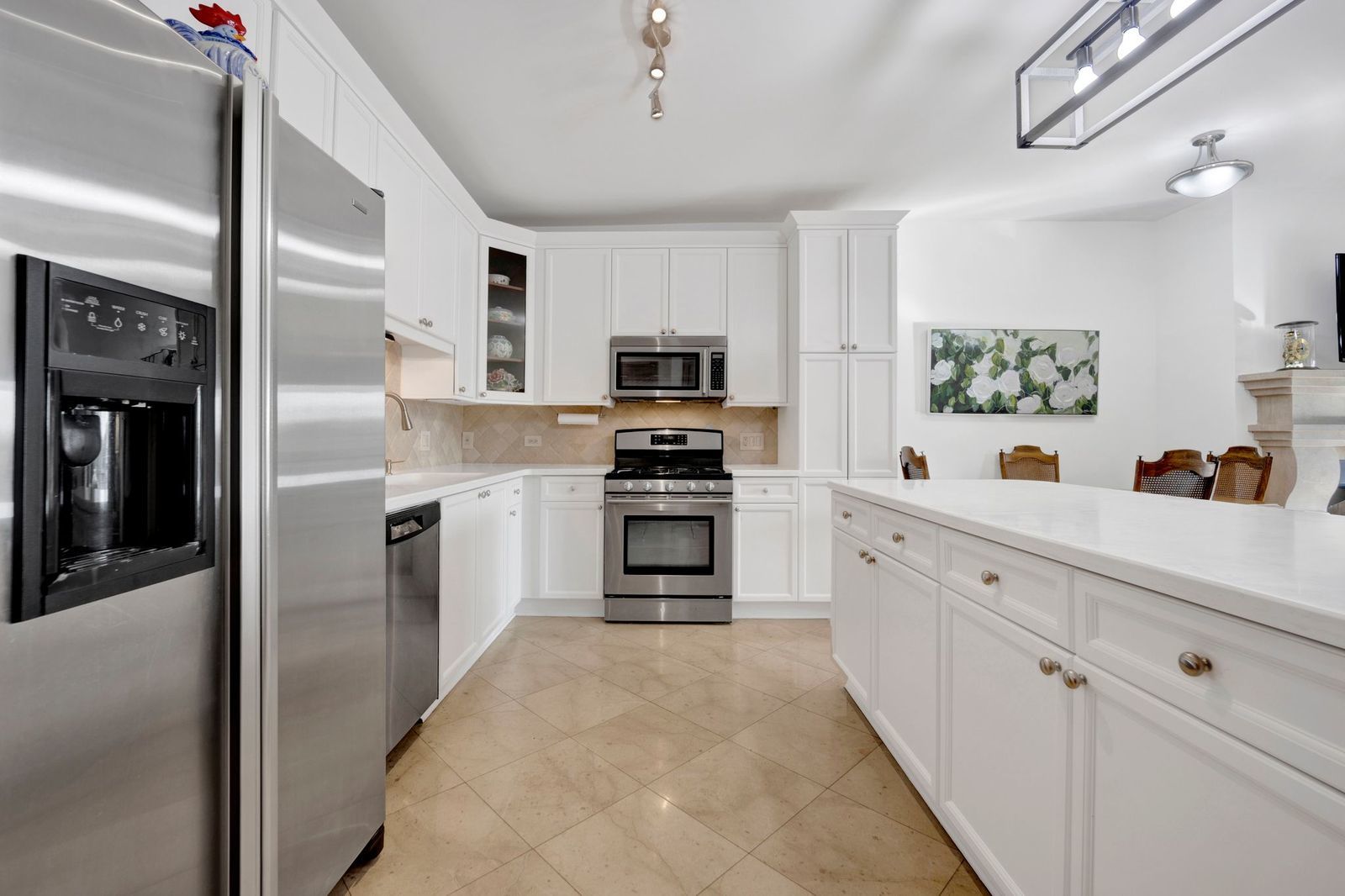 145 S York Street #322, Elmhurst, IL 60126