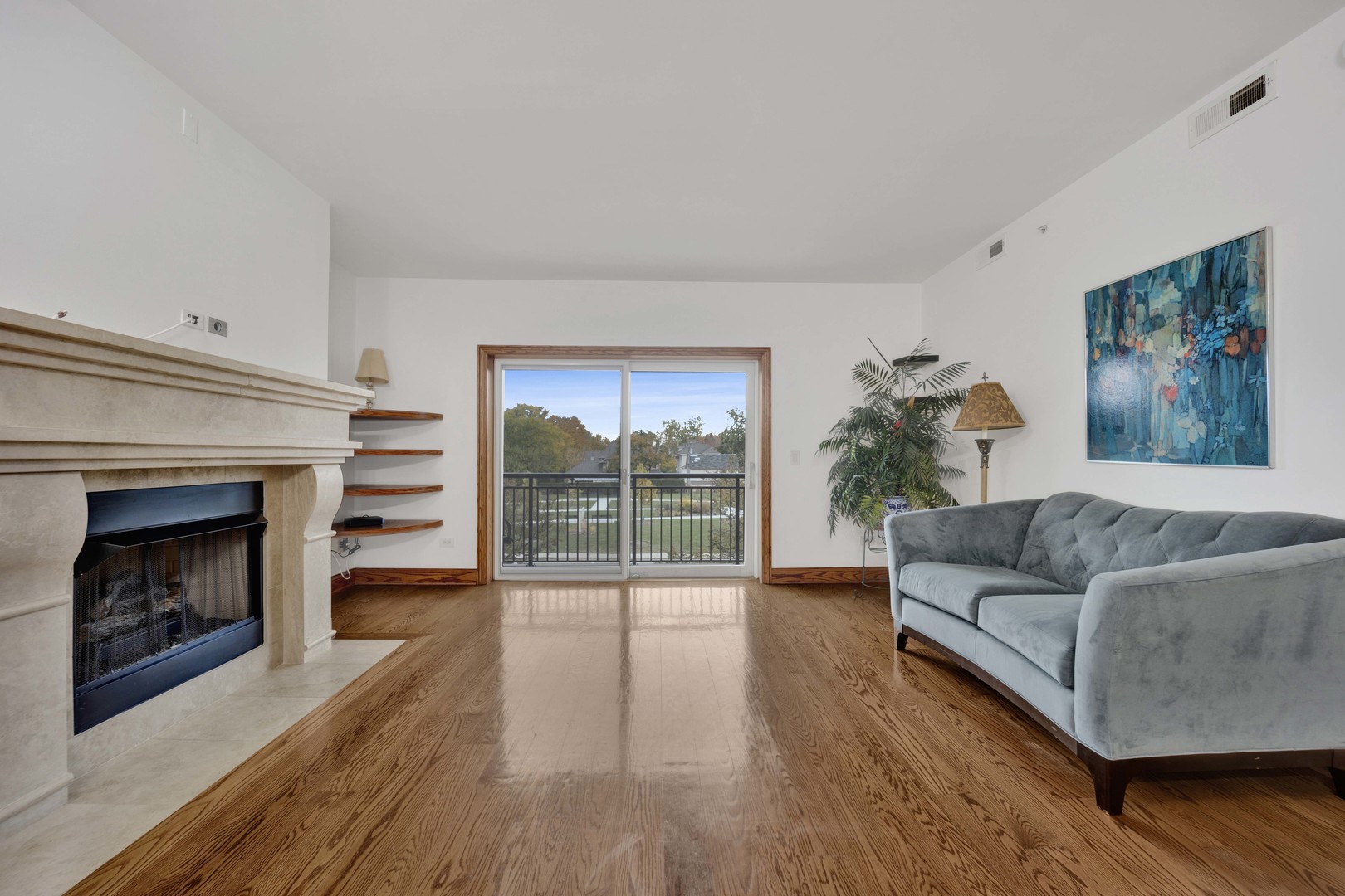 145 S York Street #322, Elmhurst, IL 60126