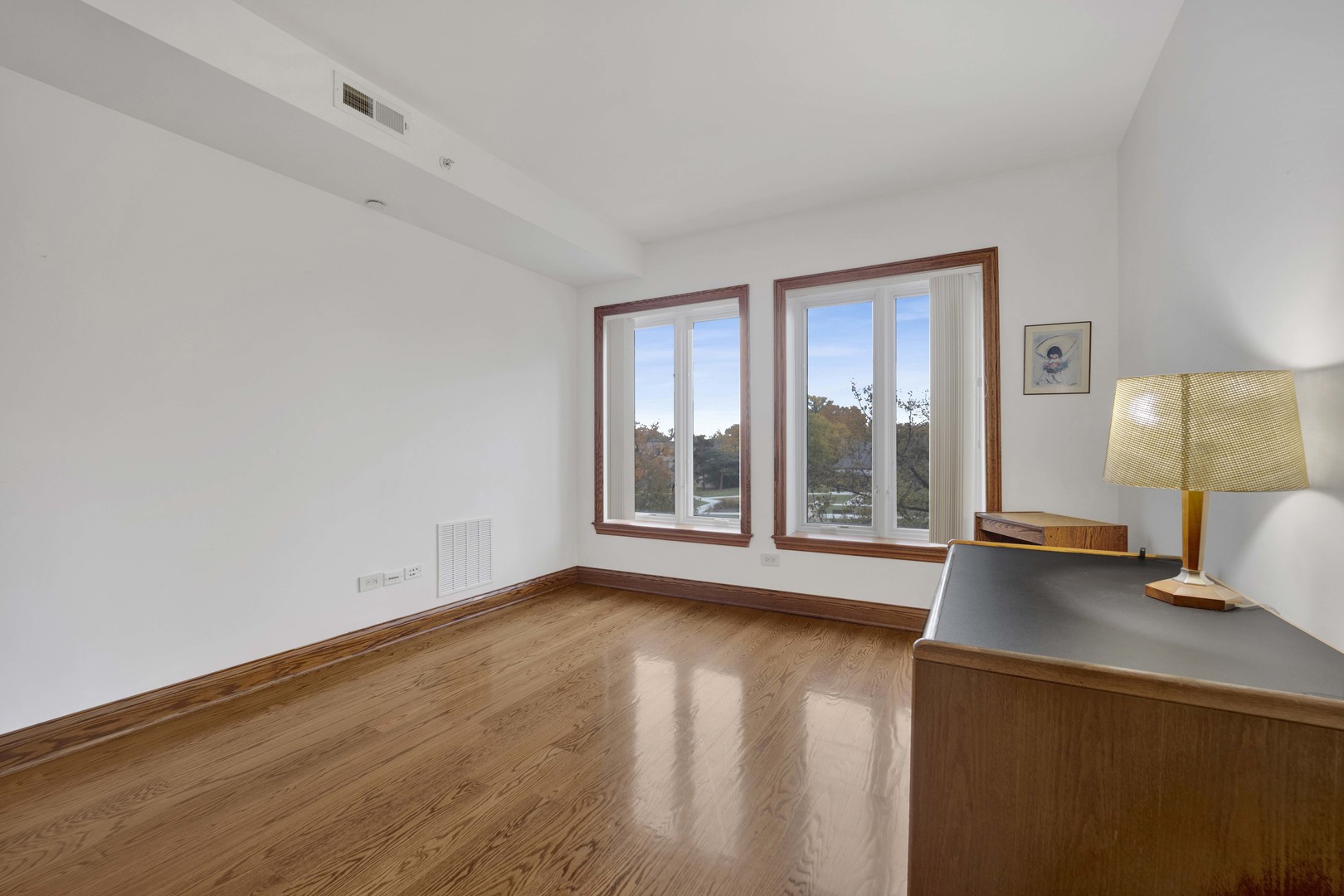 145 S York Street #322, Elmhurst, IL 60126