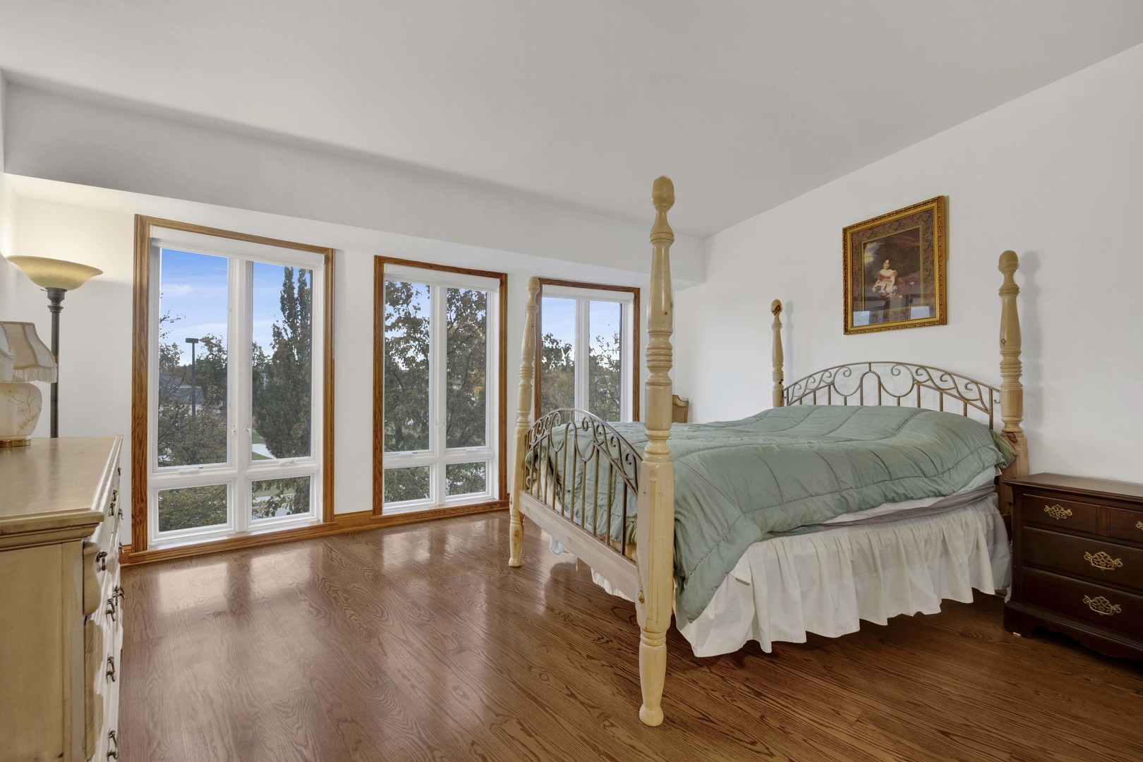 145 S York Street #322, Elmhurst, IL 60126