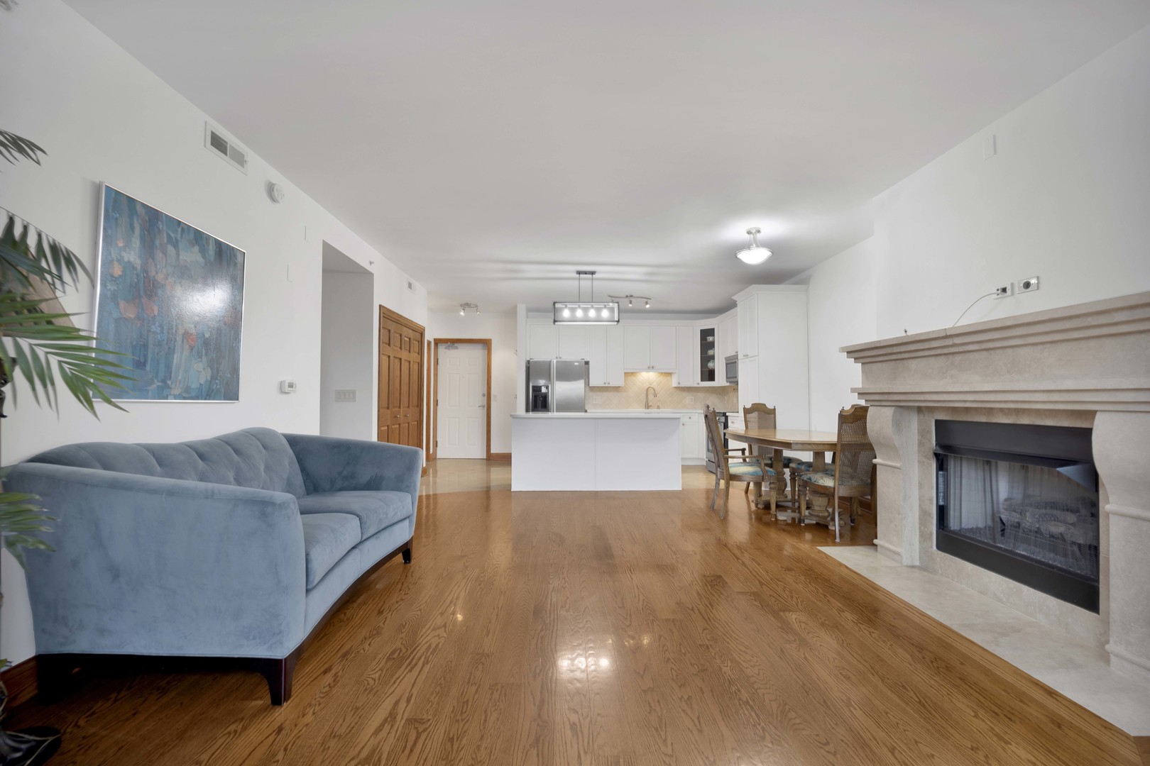 145 S York Street #322, Elmhurst, IL 60126