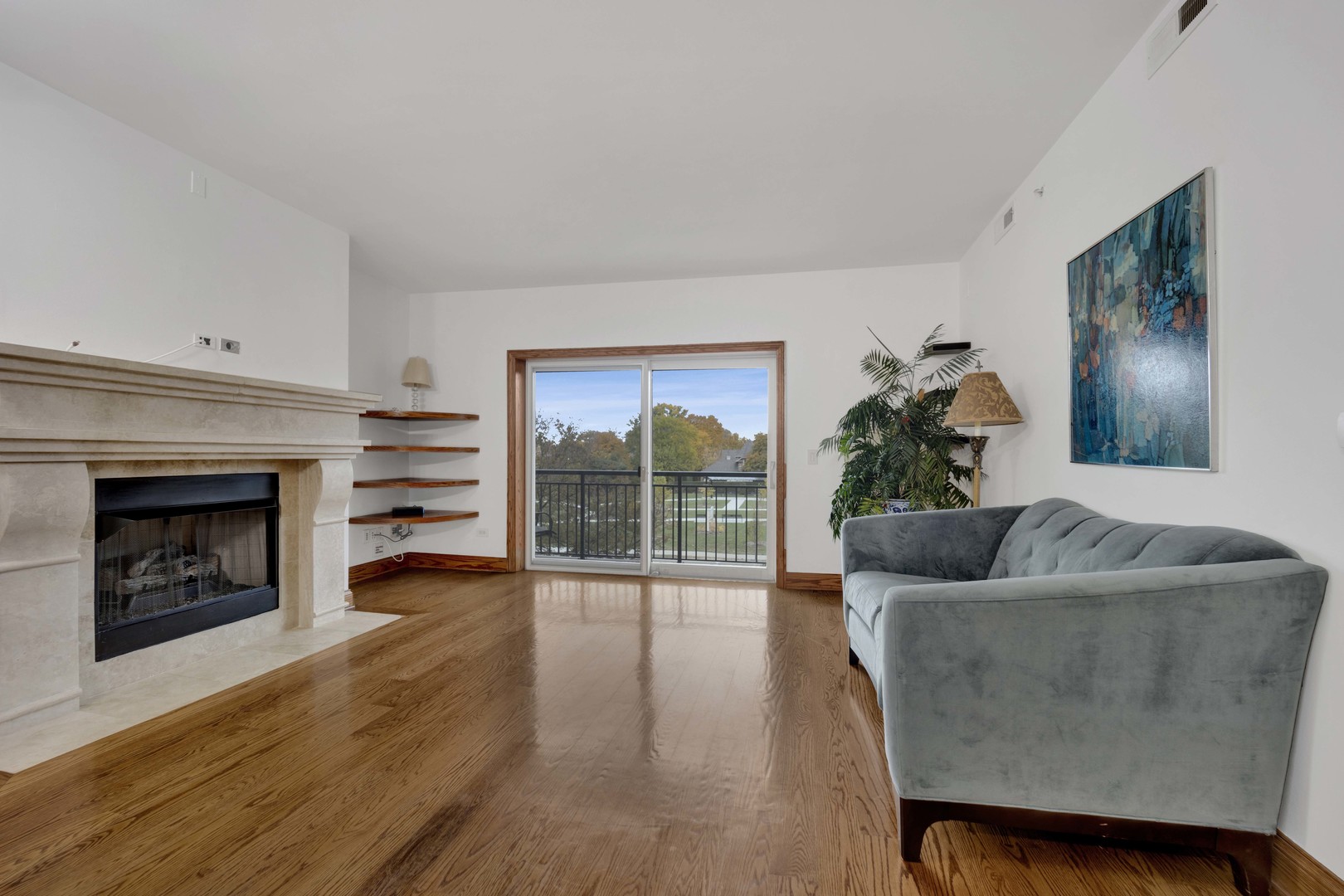 145 S York Street #322, Elmhurst, IL 60126