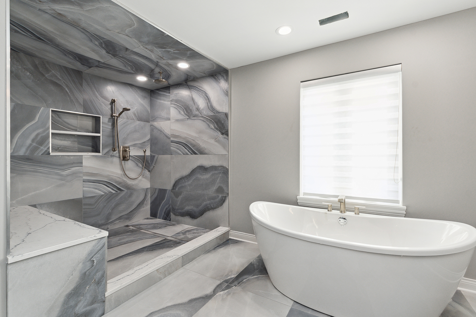 6705 W 91st Place, Oak Lawn, IL 60453