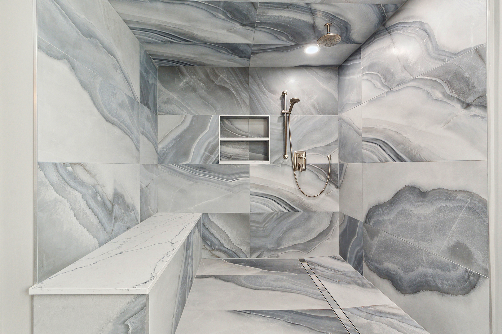 6705 W 91st Place, Oak Lawn, IL 60453