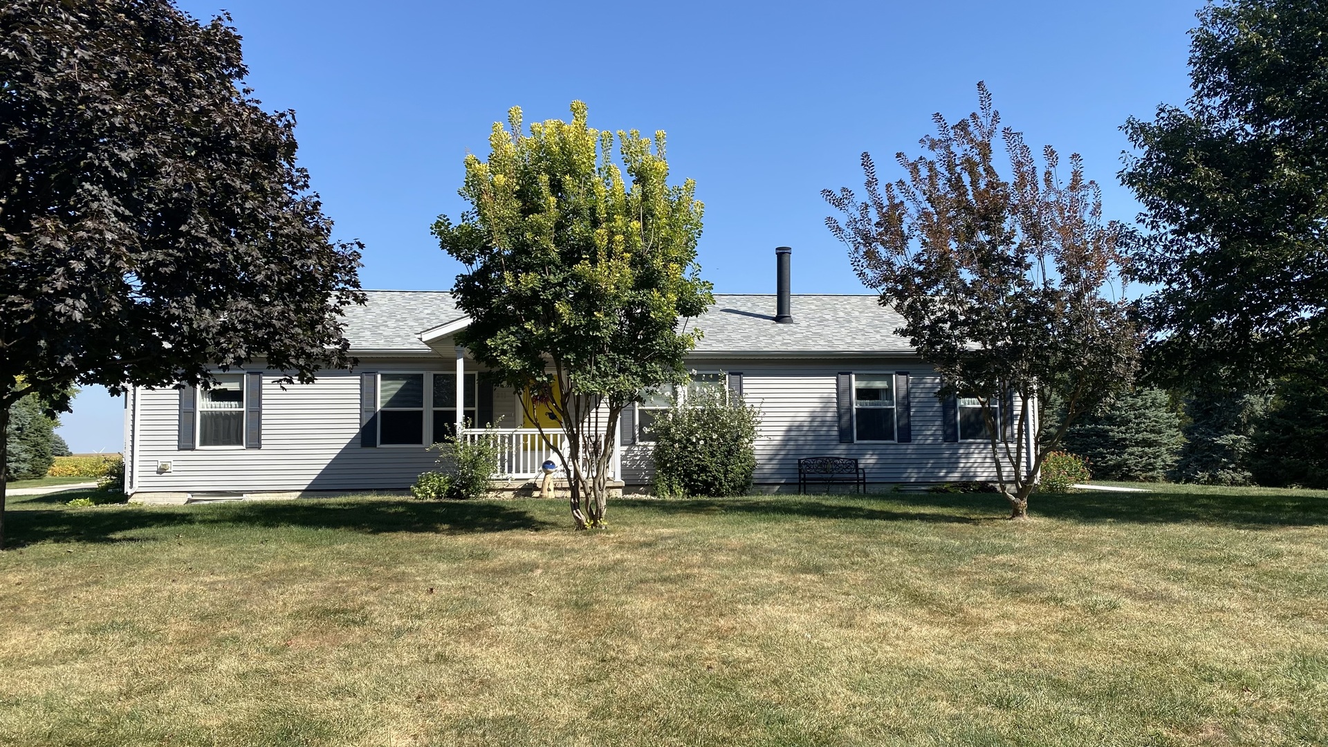 211 W Cooper Street, Colfax, IL 61728