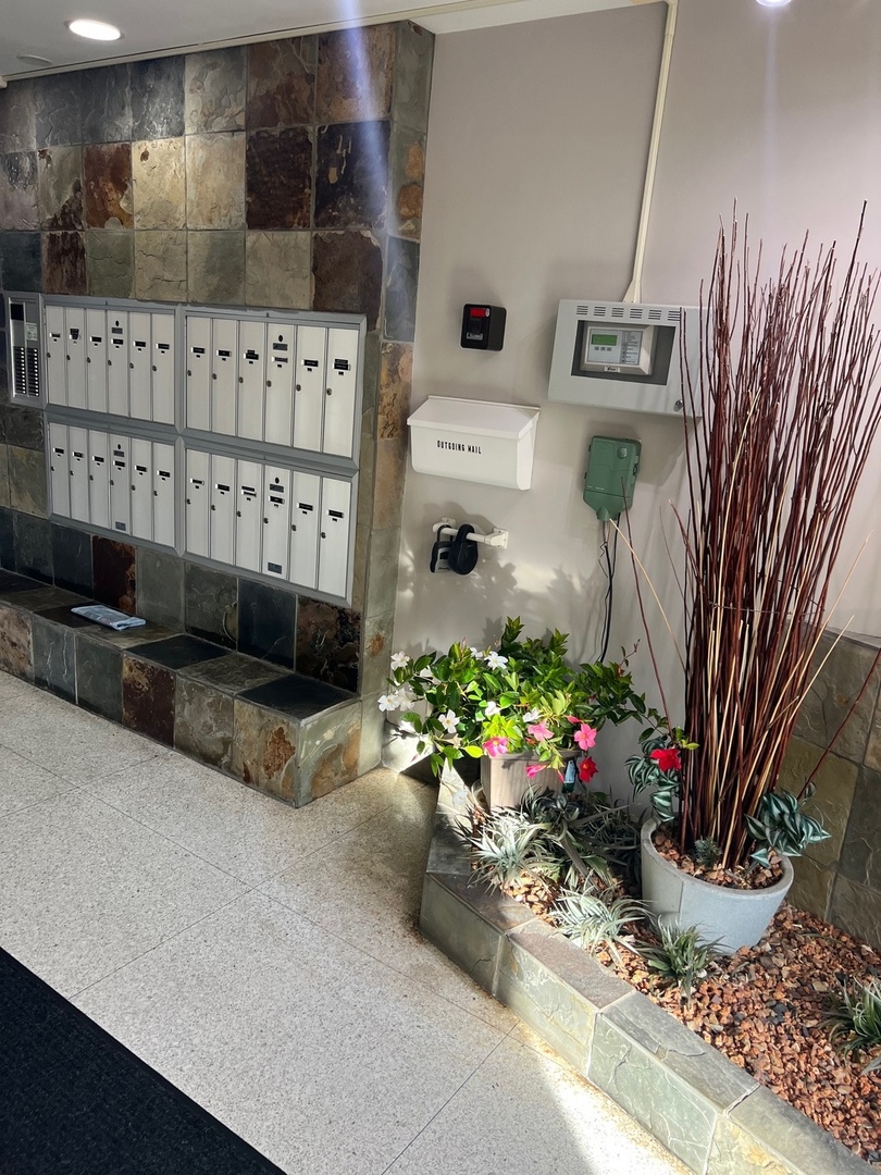 5200 GALITZ Street #105, Skokie, IL 60077