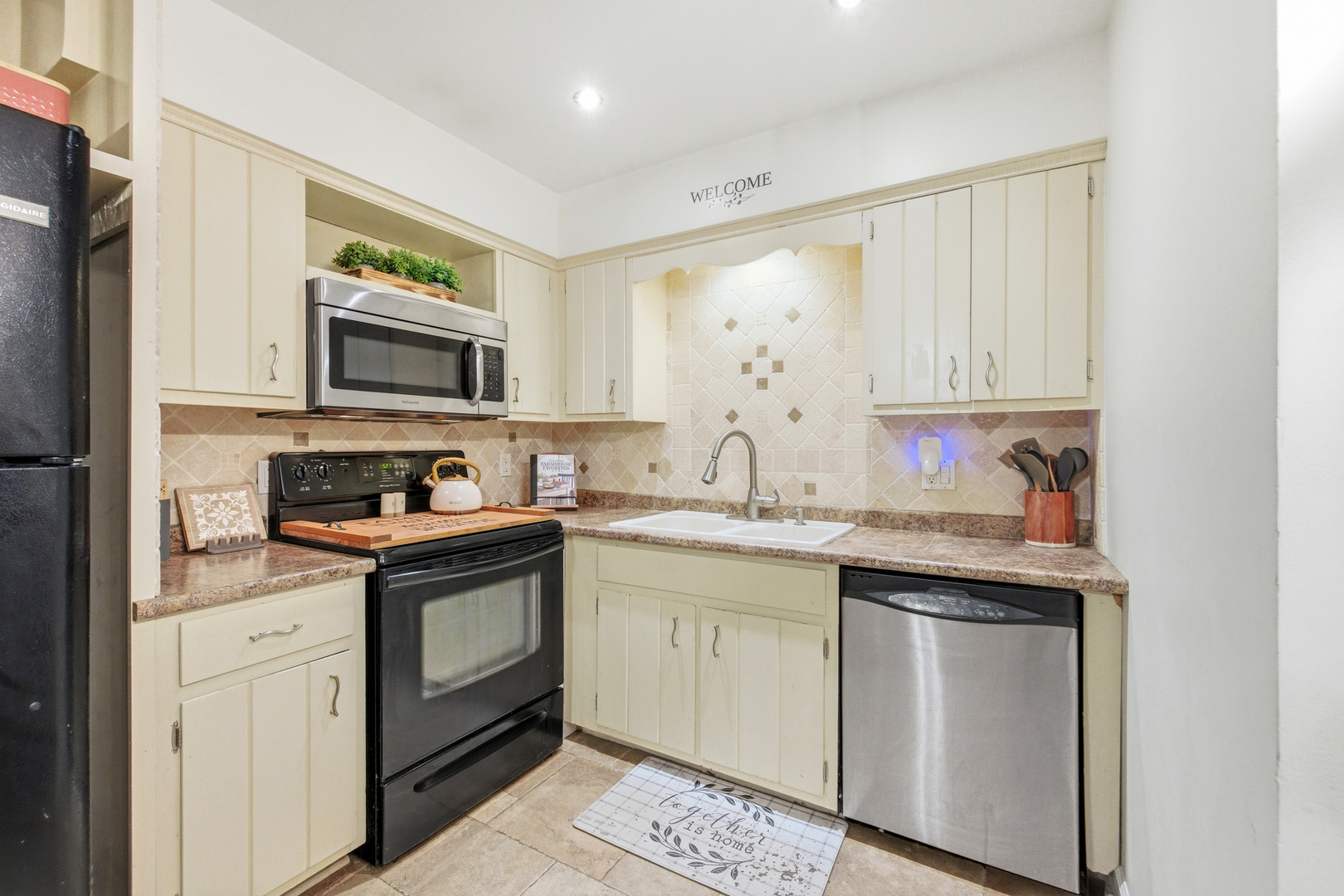 20224 S Frankfort Square Road #G, Frankfort, IL 60423