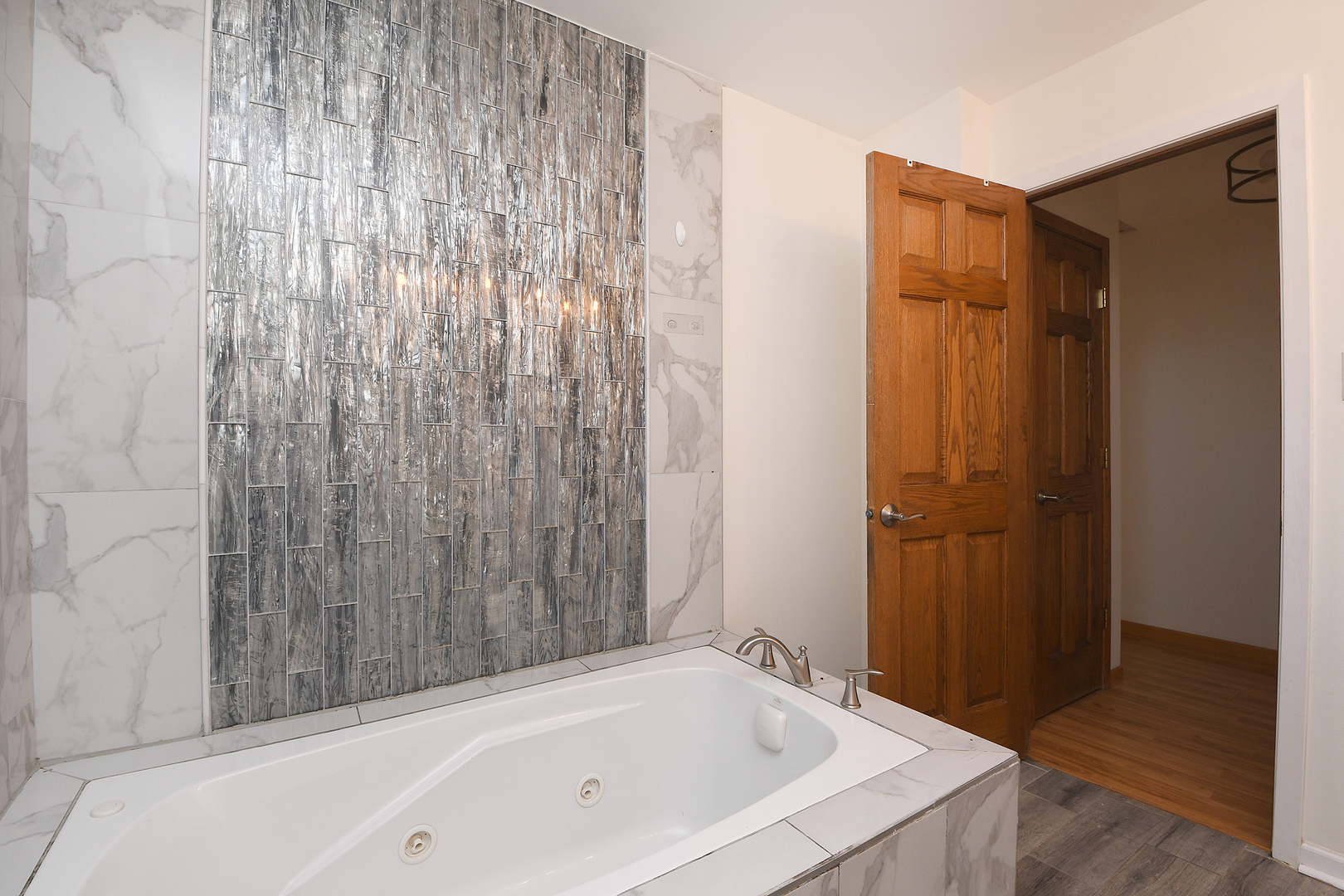 17709 PEACOCK Lane, Tinley Park, IL 60477