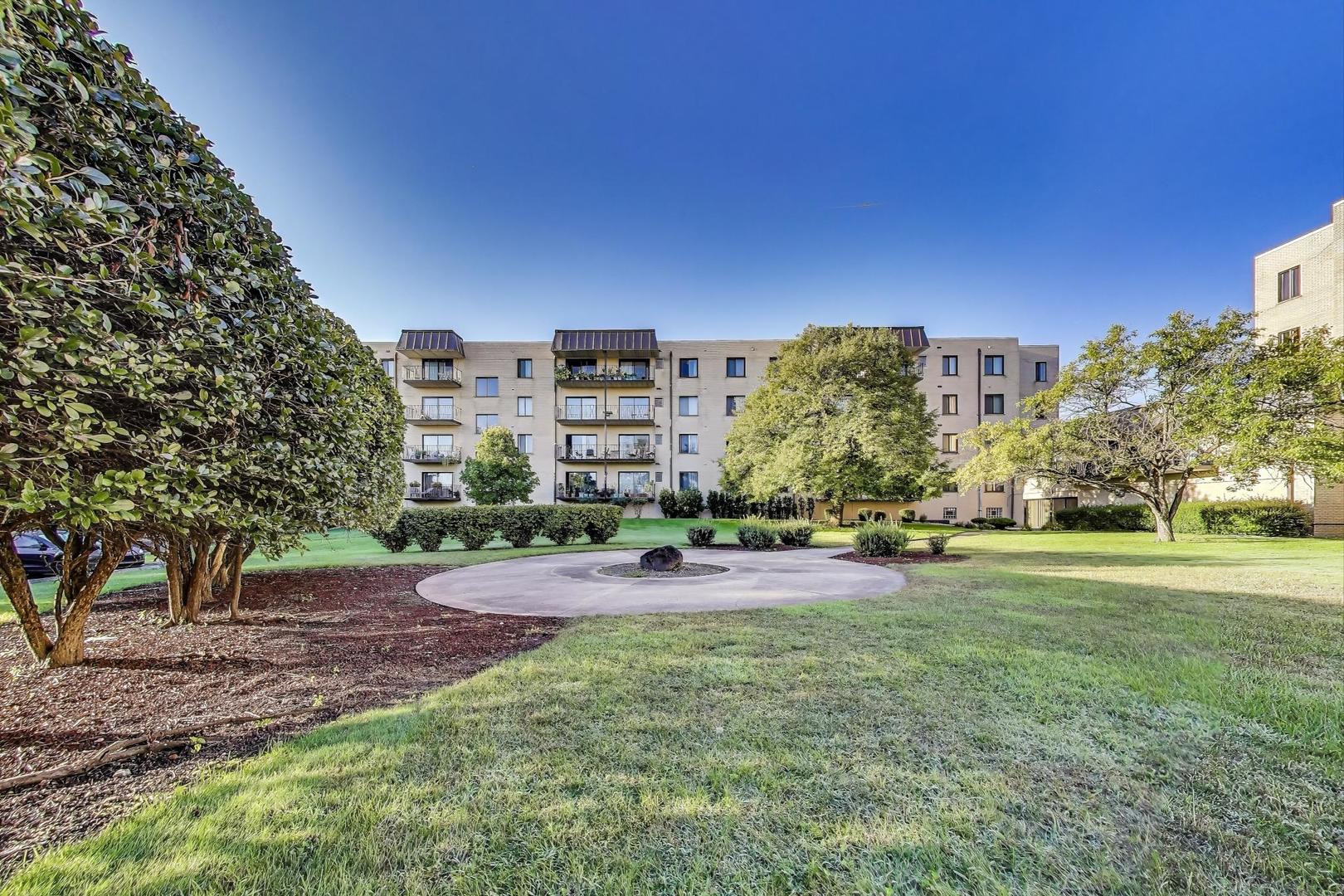 5840 W 104th Street #209, Oak Lawn, IL 60453