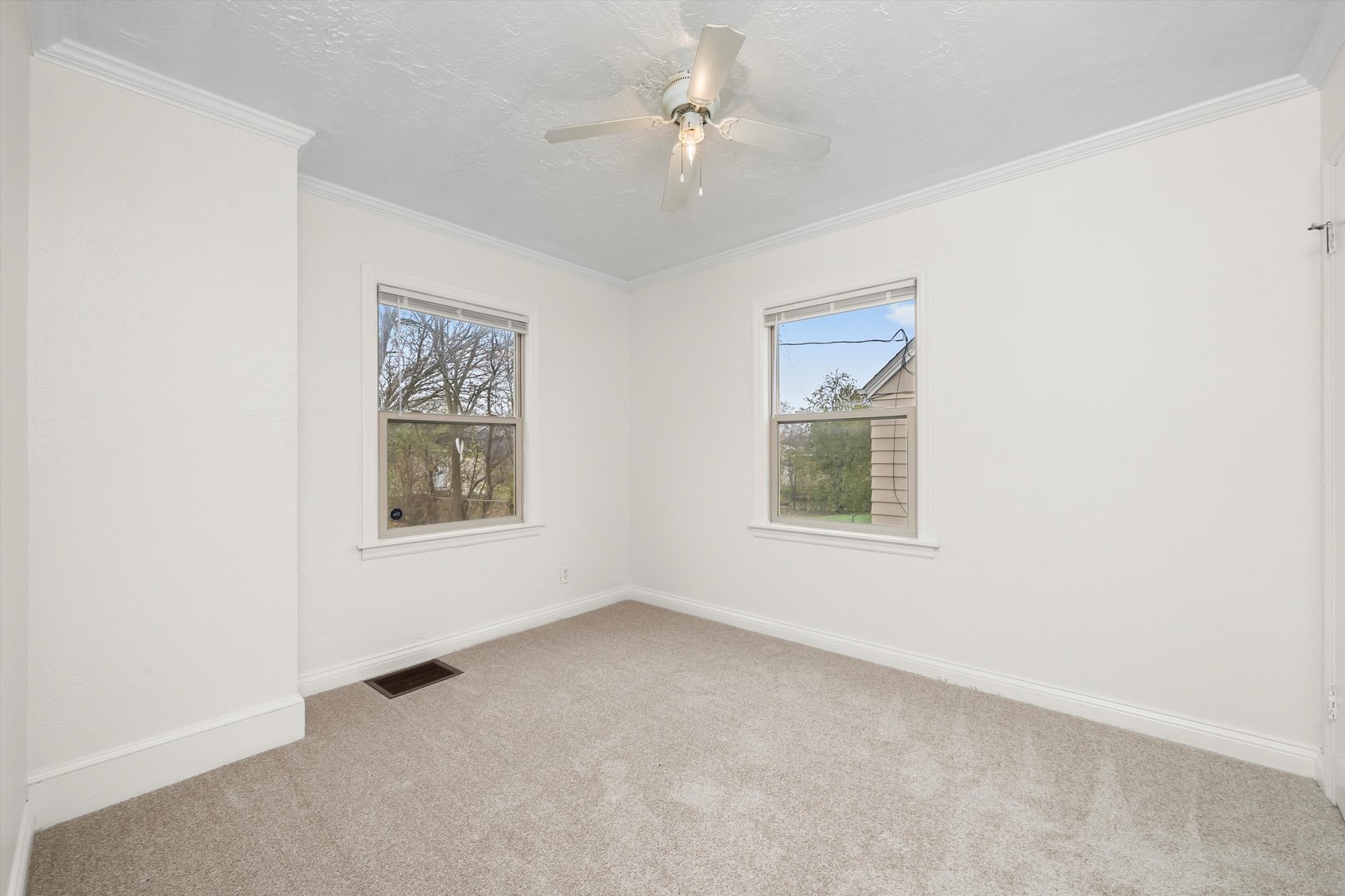 2512 Salem Boulevard, Zion, IL 60099