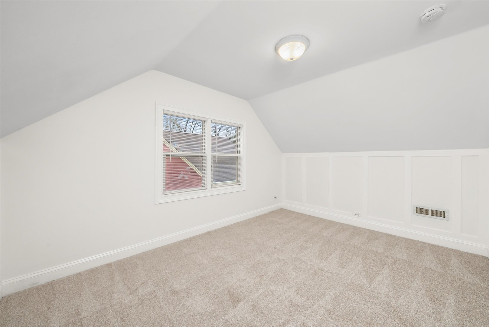 2512 Salem Boulevard, Zion, IL 60099