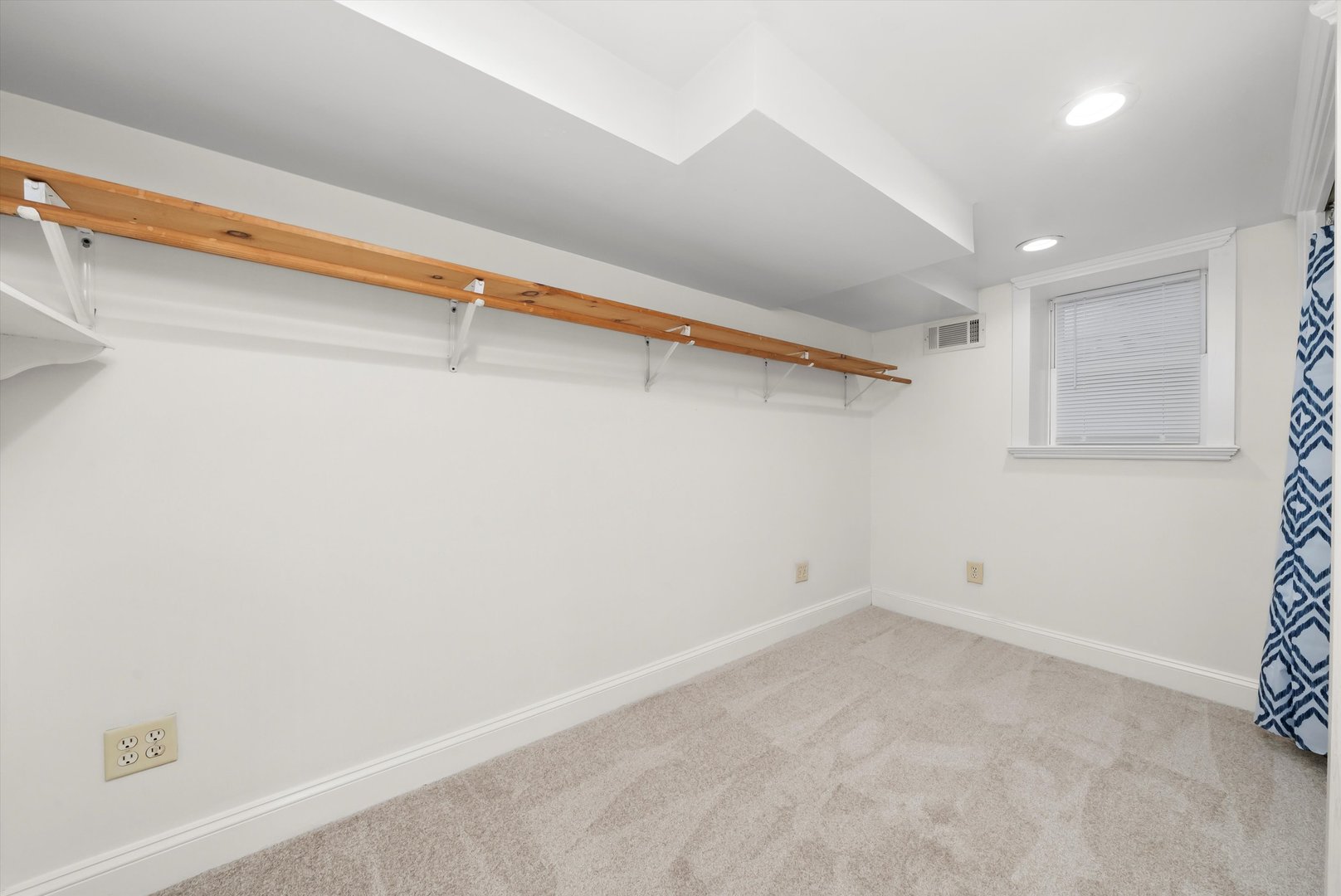 2512 Salem Boulevard, Zion, IL 60099