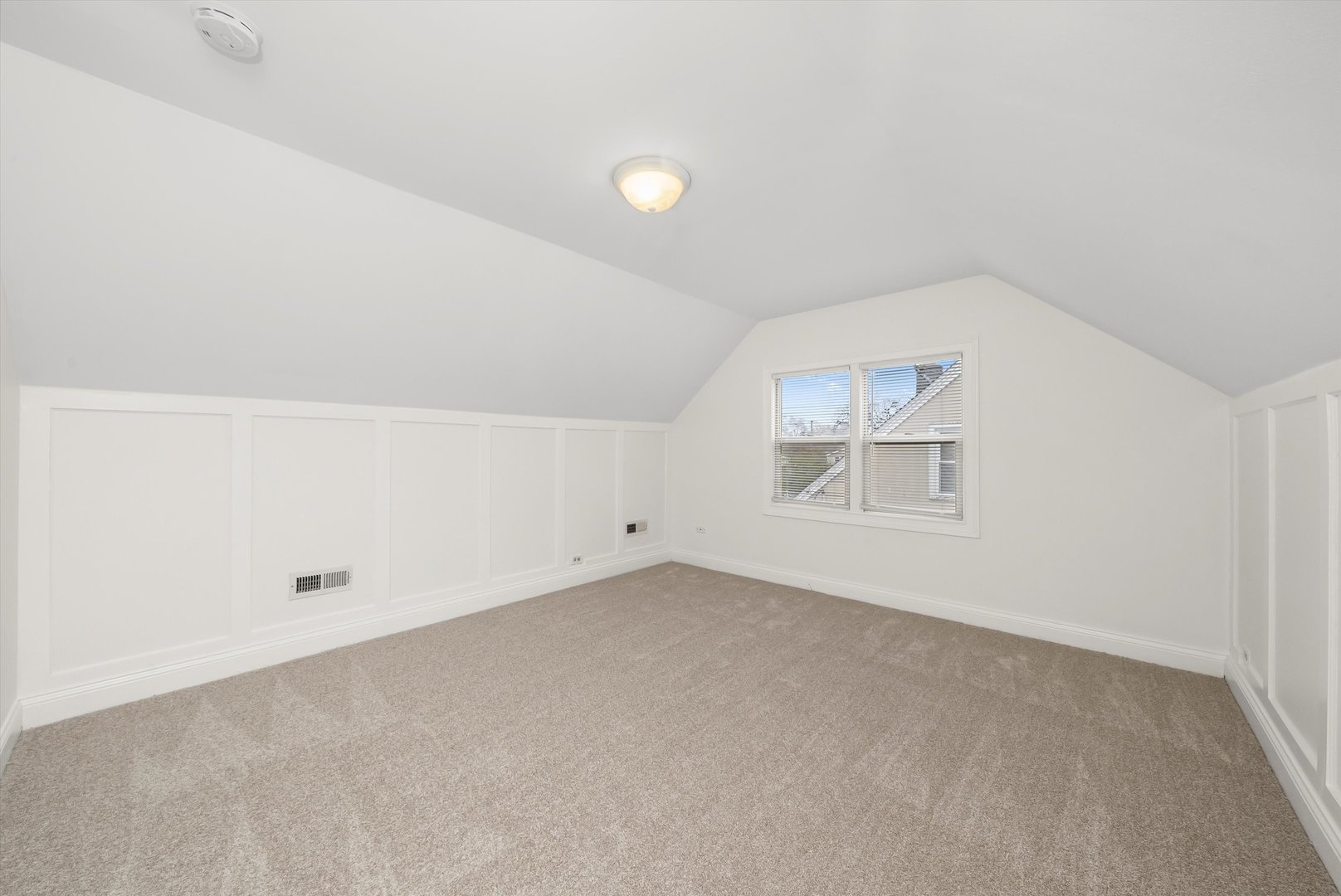 2512 Salem Boulevard, Zion, IL 60099