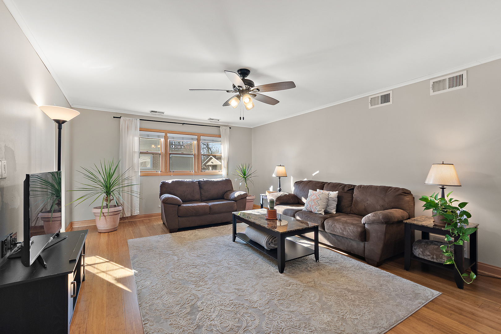 10736 Moody Avenue, Chicago Ridge, IL 60415