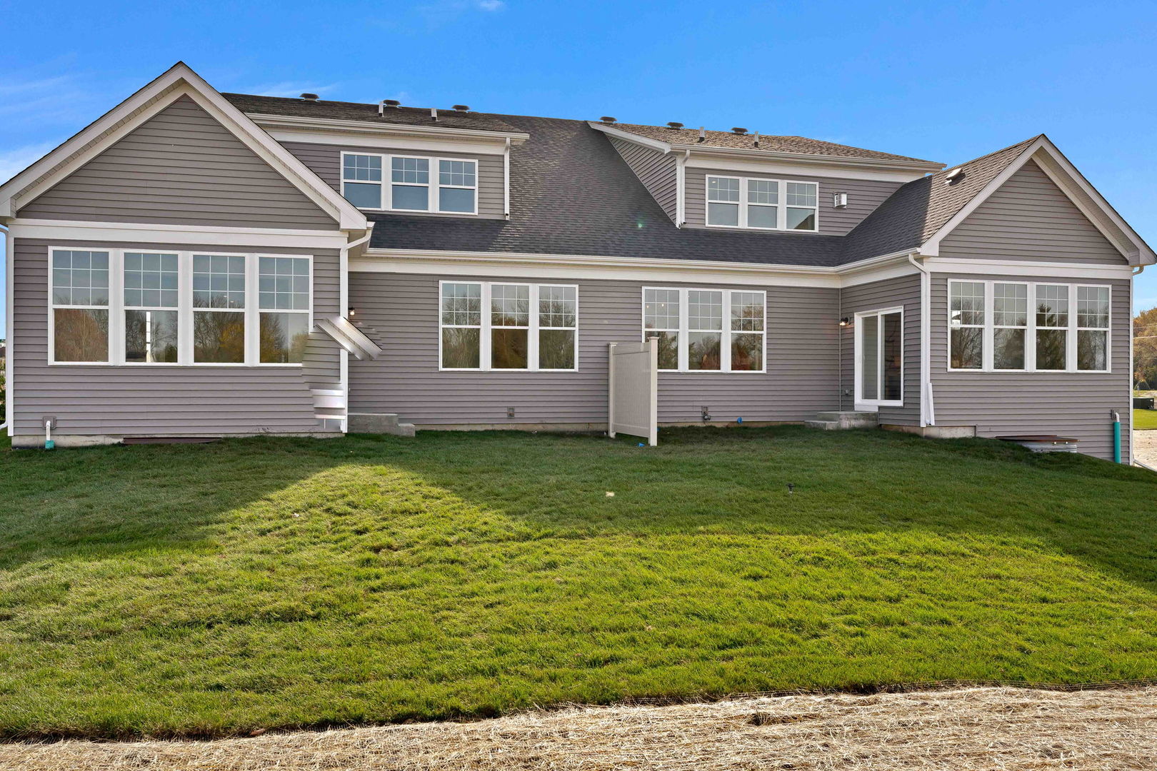 1421 Preserve Drive #18, Carol Stream, IL 60188