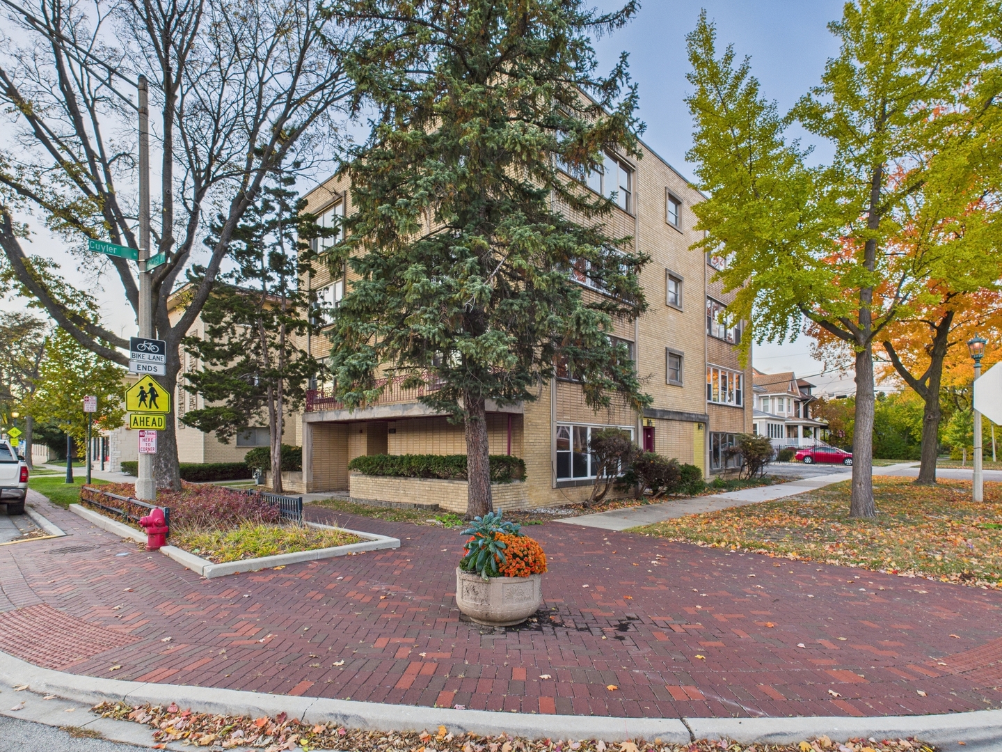 300 Chicago Avenue #4N, Oak Park, IL 60302