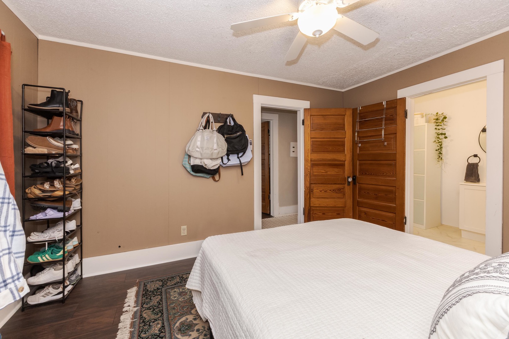 609 N Jackson Street, Clinton, IL 61727