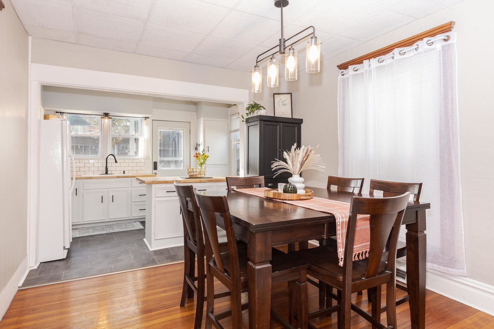 609 N Jackson Street, Clinton, IL 61727