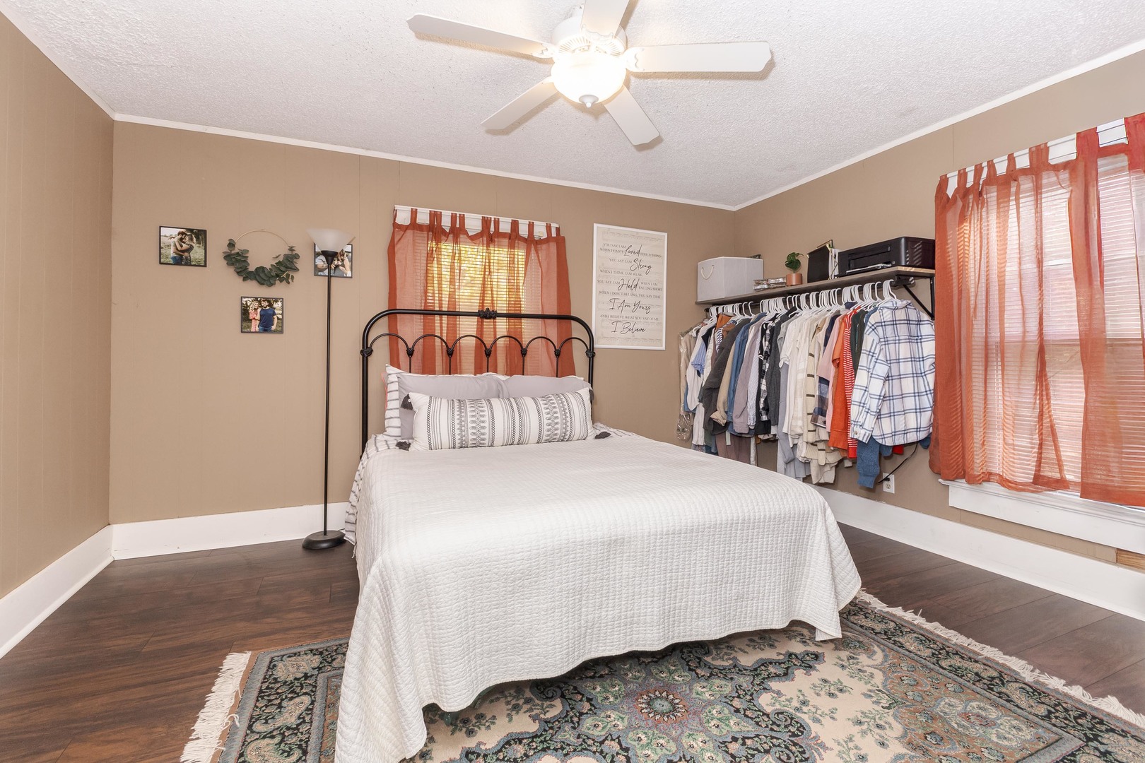 609 N Jackson Street, Clinton, IL 61727