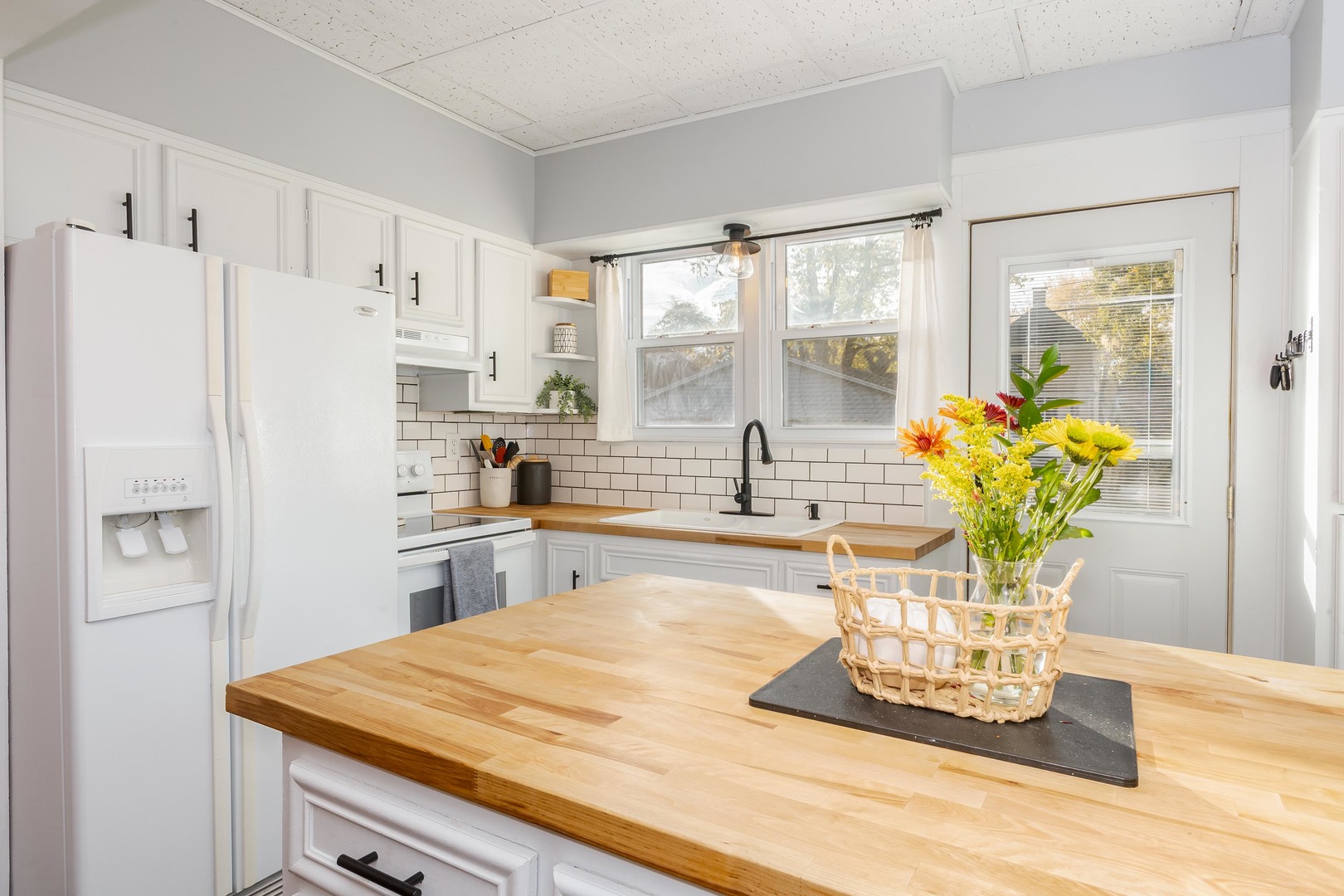 609 N Jackson Street, Clinton, IL 61727