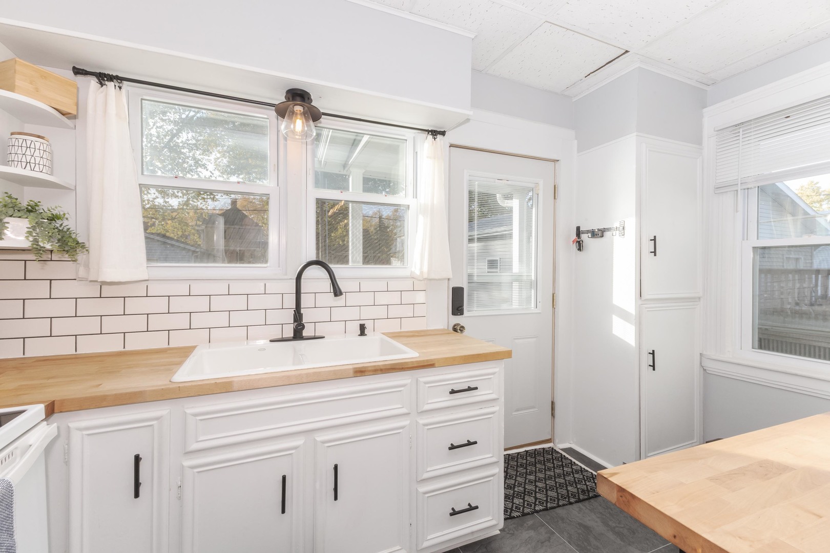 609 N Jackson Street, Clinton, IL 61727