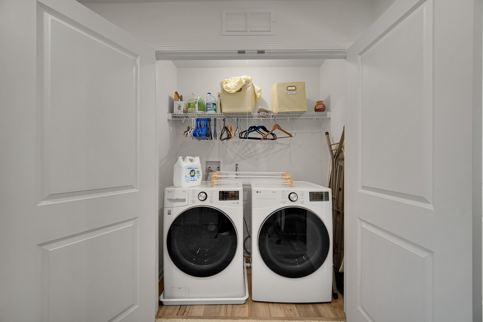 1015 Atterberg Road, South Elgin, IL 60177