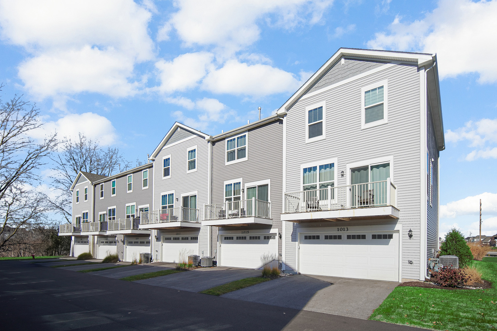 1015 Atterberg Road, South Elgin, IL 60177