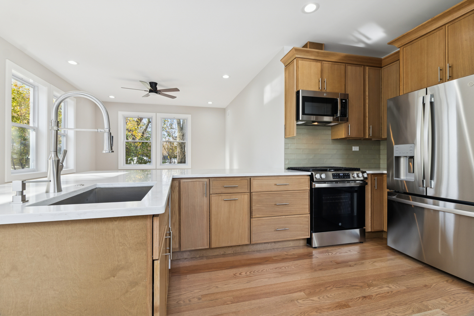 302 Hughes Avenue, Lockport, IL 60441