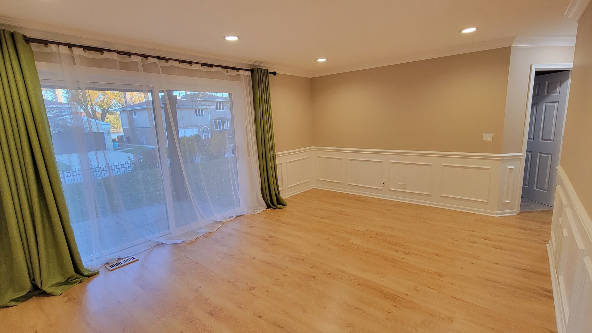 2765 S Cedar Glen Drive, Arlington Heights, IL 60005