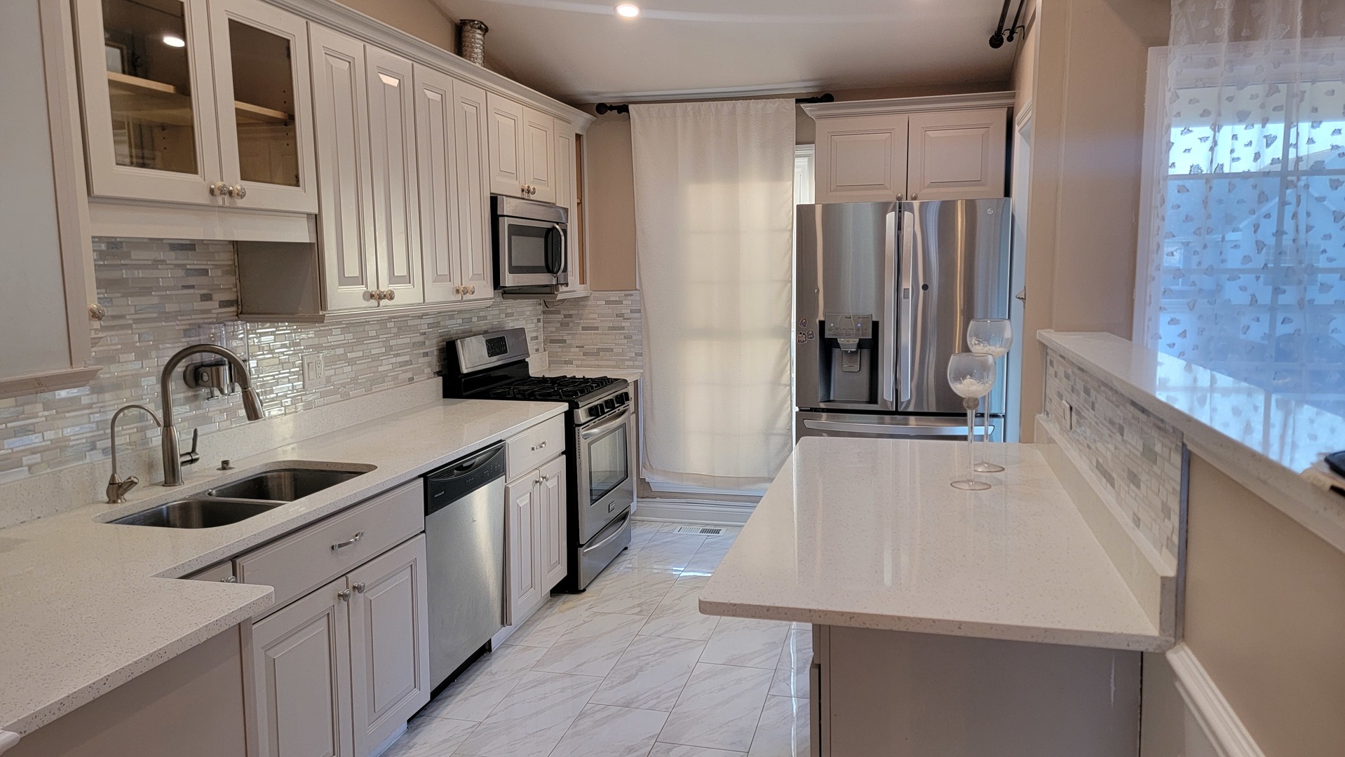 2765 S Cedar Glen Drive, Arlington Heights, IL 60005