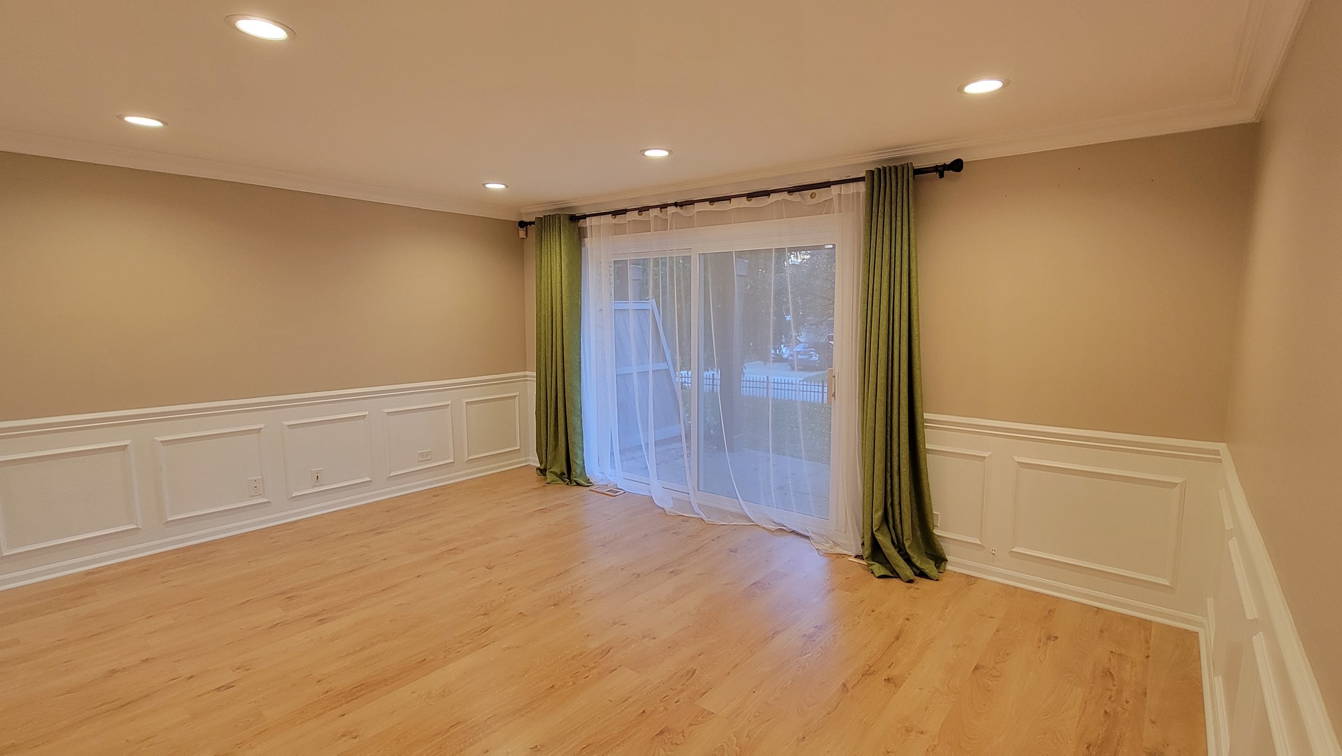 2765 S Cedar Glen Drive, Arlington Heights, IL 60005