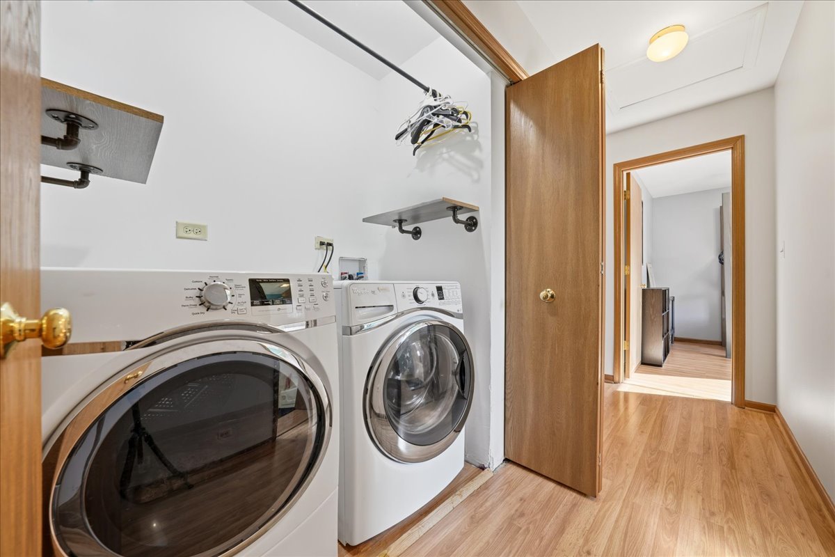 41 Whispering Drive, Streamwood, IL 60107