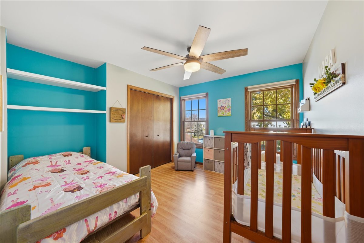 41 Whispering Drive, Streamwood, IL 60107