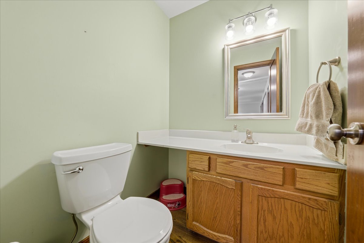 41 Whispering Drive, Streamwood, IL 60107