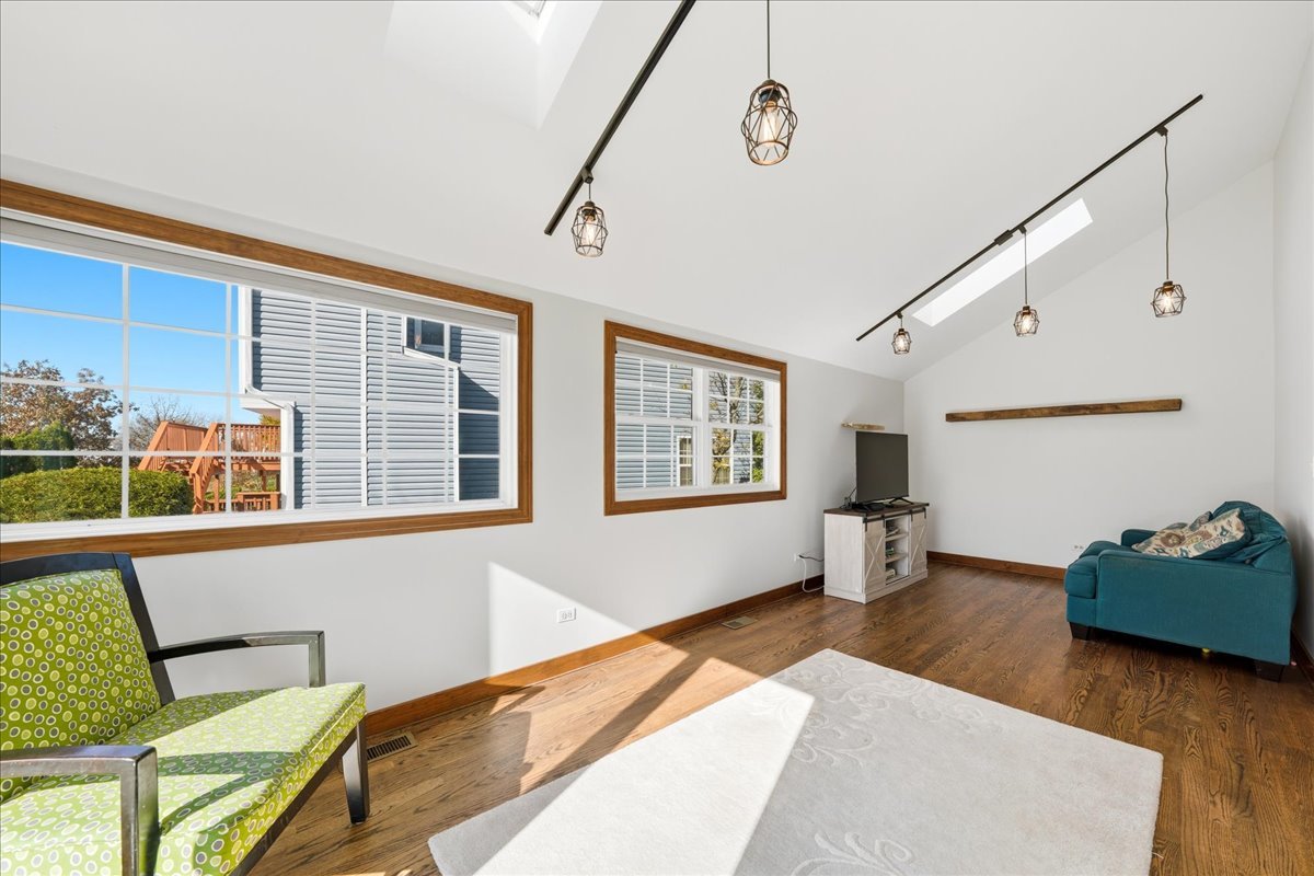 41 Whispering Drive, Streamwood, IL 60107