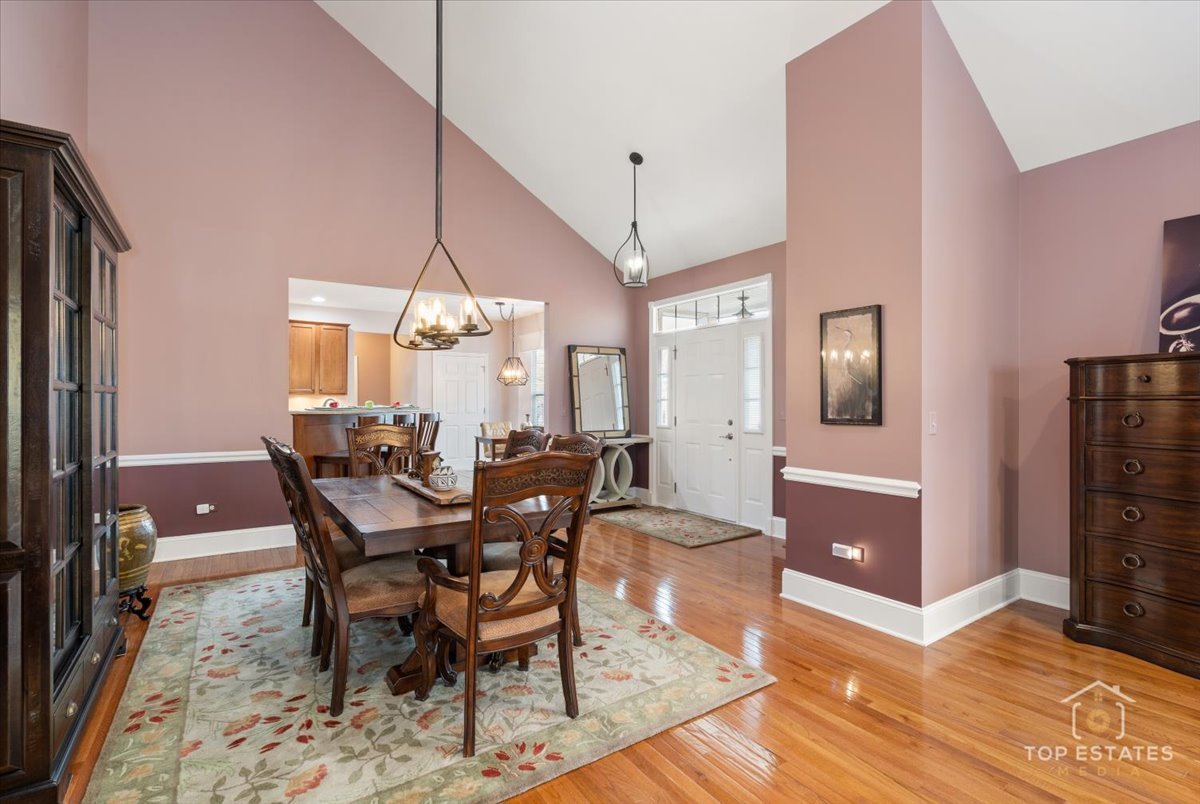 1039 Riviera Drive #1039, Elgin, IL 60124