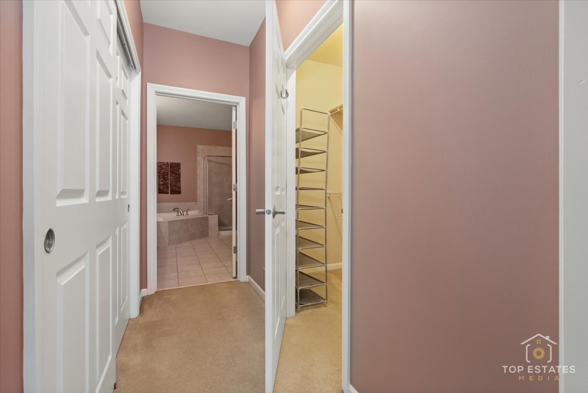 1039 Riviera Drive #1039, Elgin, IL 60124